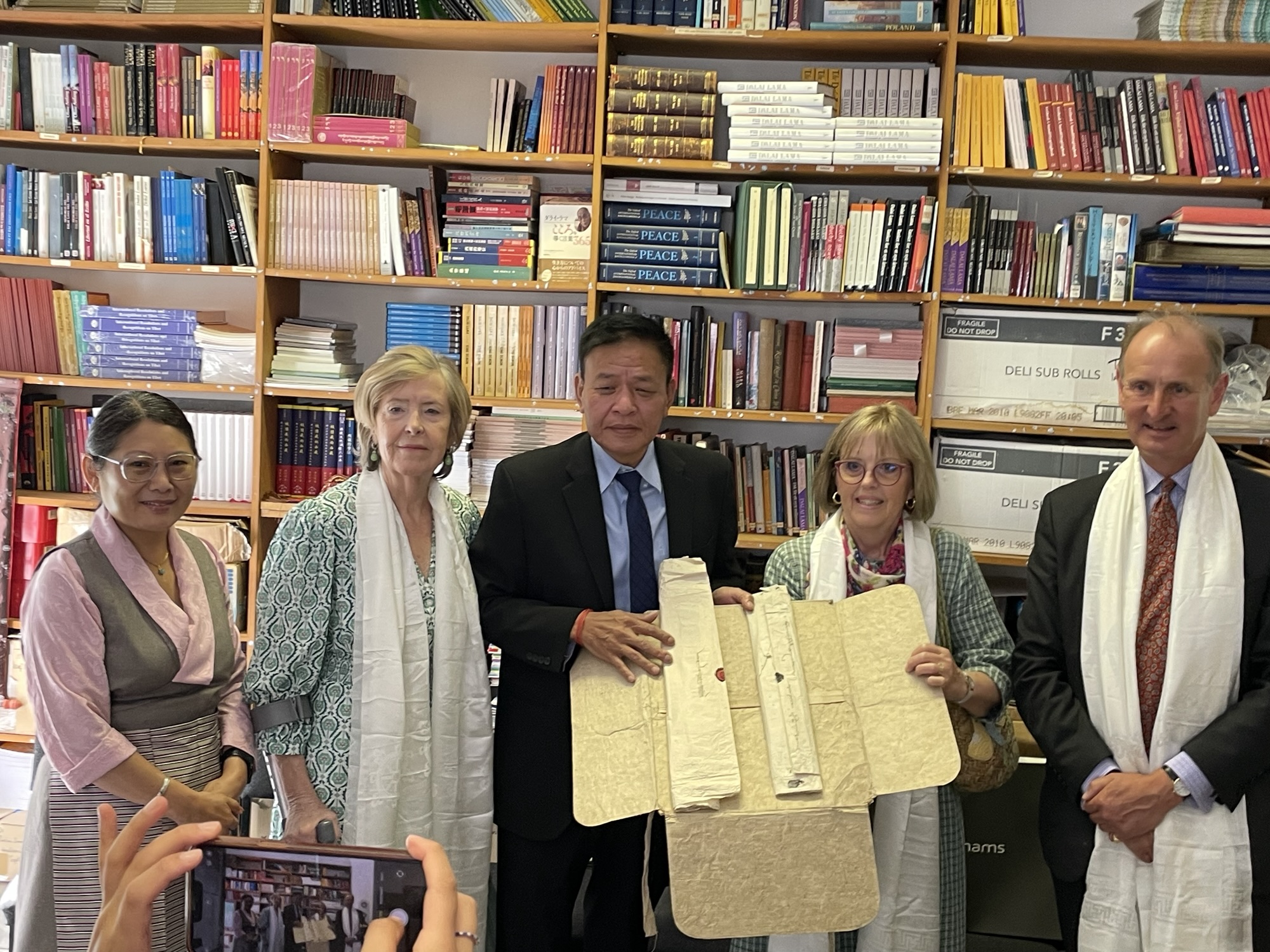 Historic Letters Affirming Tibet’s Independence Handed Over to Exile Government – Gould Family Withdraws 1947 Documents from Bonhams Auction and Donates Them to Tibet Museum
